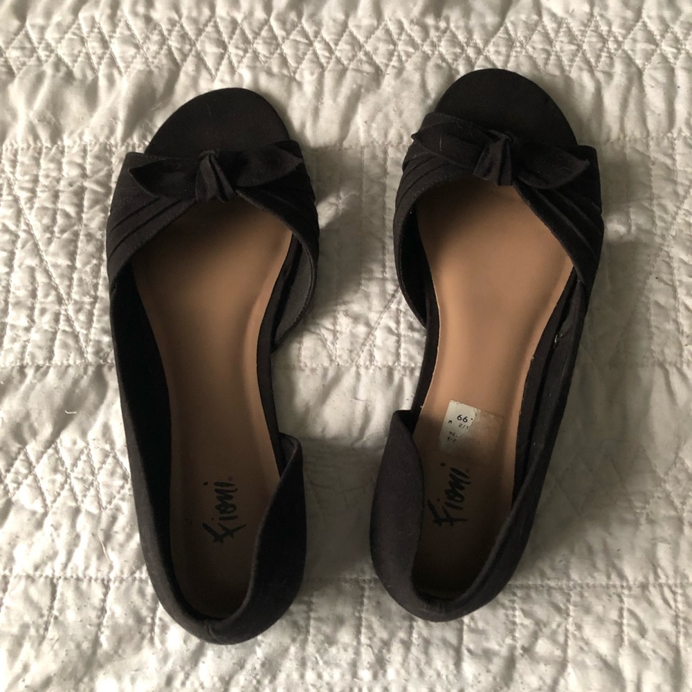 Black shoes
